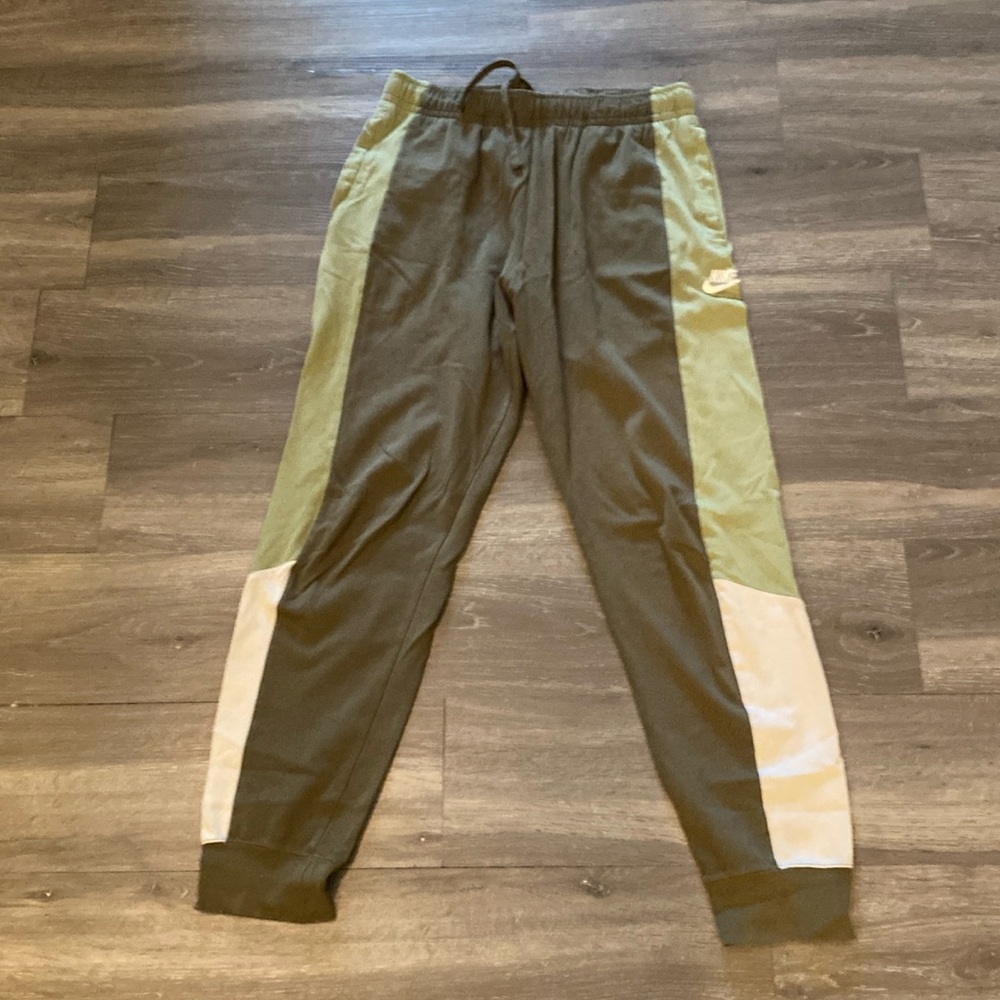 Nike size S men’s joggers